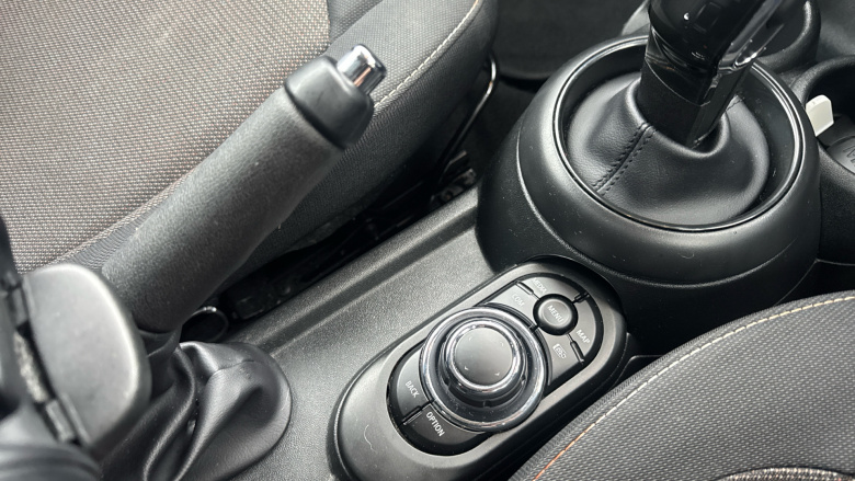 MINI Hatchback 1.5 Cooper Classic 3dr Auto Petrol Hatchback